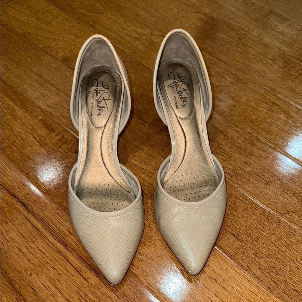 LifeStride Soft System Flex Saldana Shoe Nude Pointed Toe Pumps